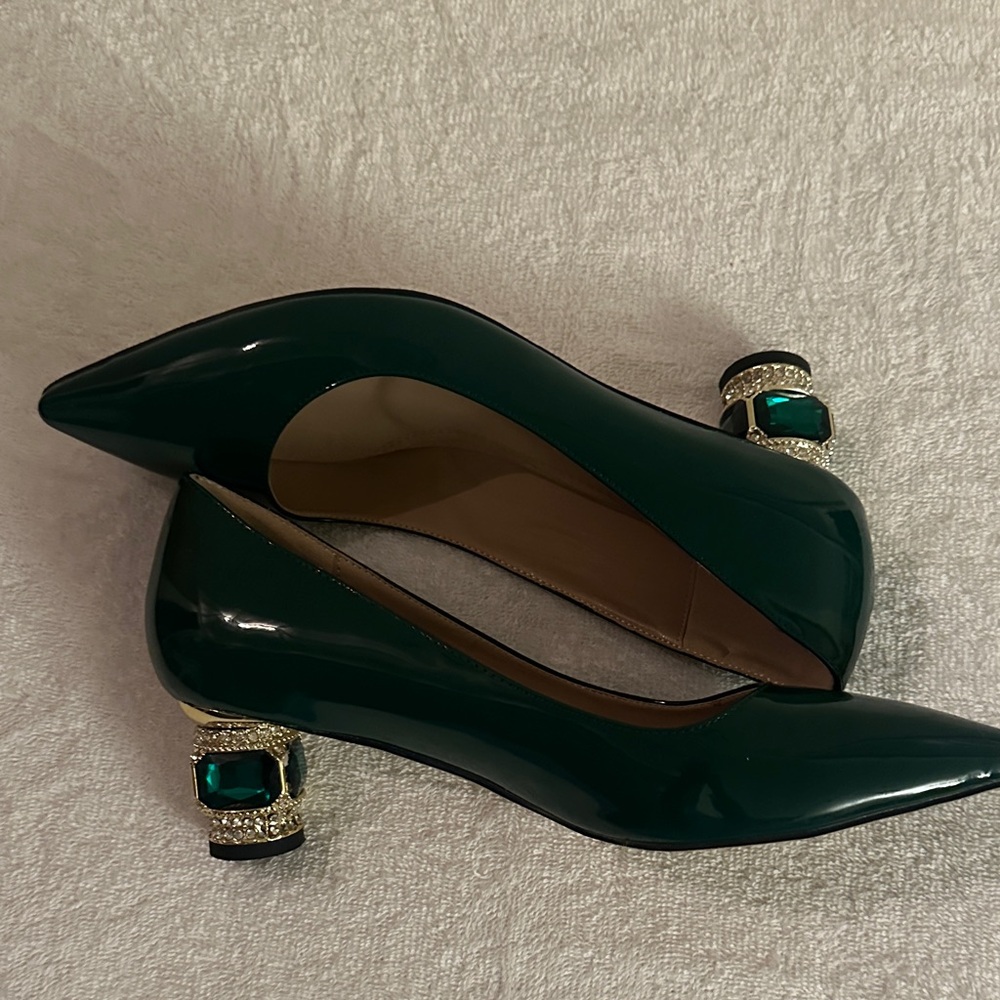 F5J Deep Green Patent Pointed Toe Pumps with Jeweled Block Heel